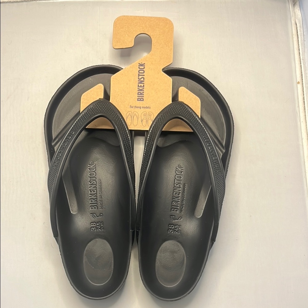 Birkenstock Women’s EVA Black Honolulu sandals flip flops New in Box Size 38.